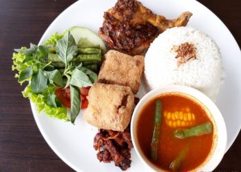 Sensasi Pedas yang Menggoda: 5 Resep Sambal Geprek yang Wajib Dicoba