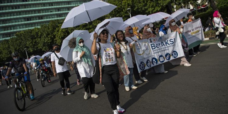 Tips Jitu Ibu Bekerja untuk Berhasil Memberikan ASI Eksklusif