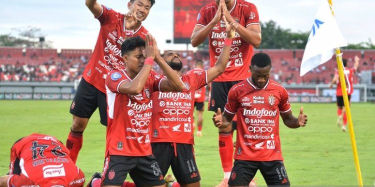 Perburuan Gelar Liga 1 Makin Sengit: Tiga Klub Tak Terkalahkan