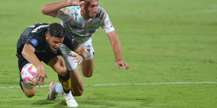 Pertarungan Sengit: Dewa United Imbangi Persib Bandung 2-2