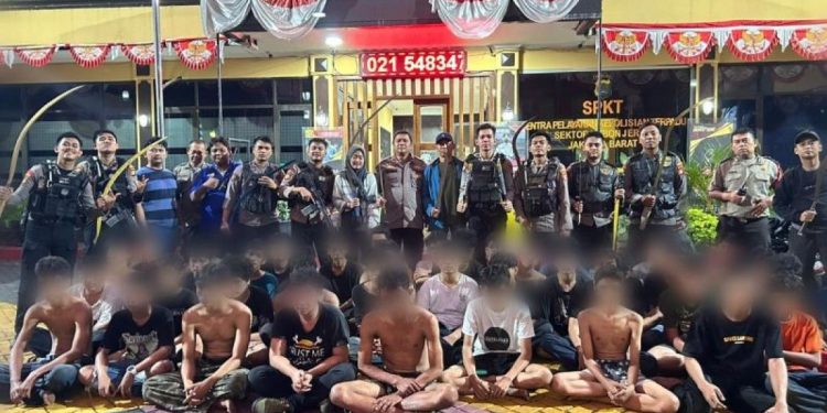 Tawuran Brutal di Kebon Jeruk, Puluhan Remaja Diamankan