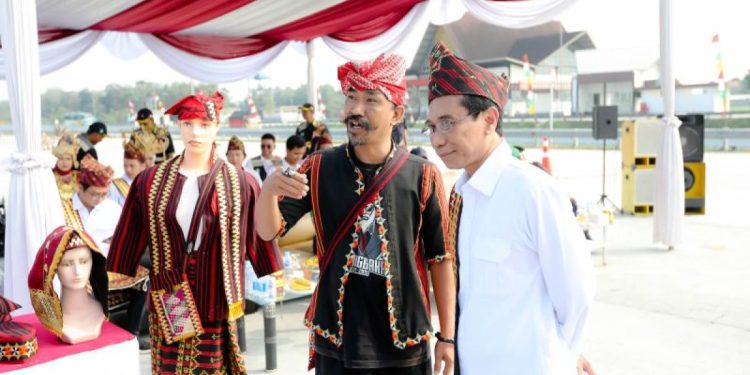 PT Hakaaston: Pilar Pelestarian Kain Tapis Lampung