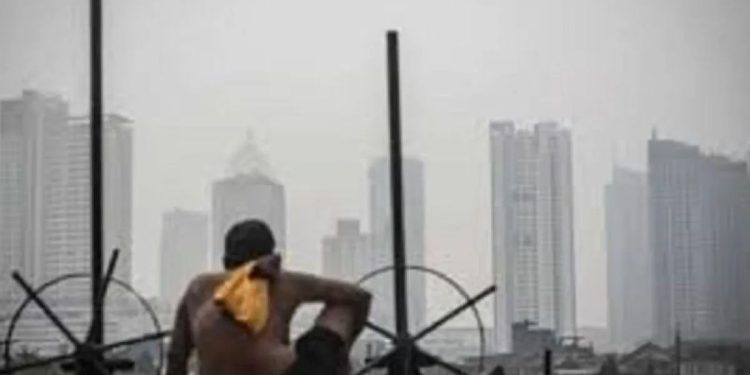 Jakarta Terpuruk: Udara Mematikan, Tetap Bermasker Belum Cukup