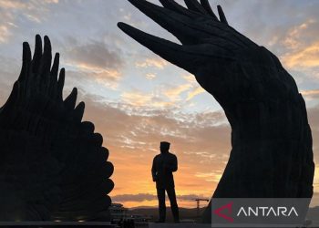 Saat Matahari Menyelam di Langit Indonesia