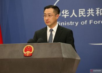 Roket Long March Taklukkan Luar Angkasa, China Awasi Lintasannya