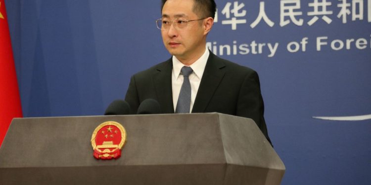 Roket Long March Taklukkan Luar Angkasa, China Awasi Lintasannya