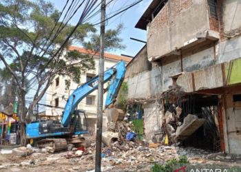 Relokasi Johar Baru Teater ke Lokbin Pulo Gundul: Solusi atau Babak Baru Persoalan?