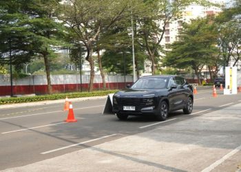 Petualangan Otomotif yang Mendebarkan: Kencan Singkat dengan Jetour Dashing di GIIAS 2024