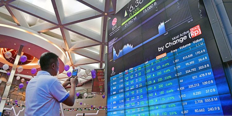 Lonjakan Sektor Energi Dongkrak IHSG di Awal Pekan