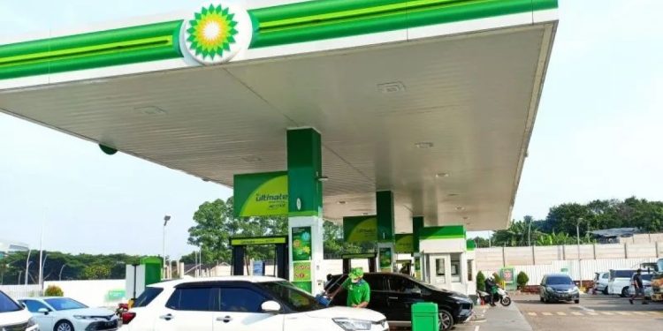 Persaingan sengit Pertamina melawan pemain global dalam medan harga BBM