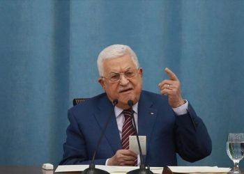 * **Terobosan Diplomatik: Abbas Terima Undangan Perundingan Israel**
* **Cahaya Harapan: Palestina Buka Kembali Meja Perundingan dengan Israel**
* **Sinyal Positif: Palestina Siap Negosiasi untuk Damai Timur Tengah**
* **Menuju Resolusi: Abbas dan Israel Memulai Negosiasi**
* **Gerakan Maju: Palestina dan Israel Kembali Berdialog**