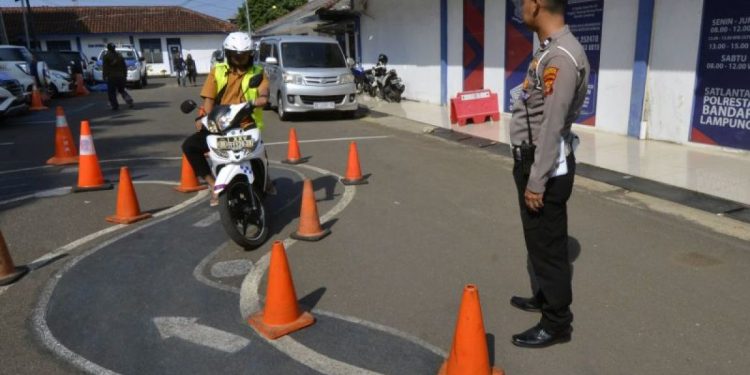 Biaya Perpanjangan SIM: Panduan Lengkap untuk SIM A, B, dan C