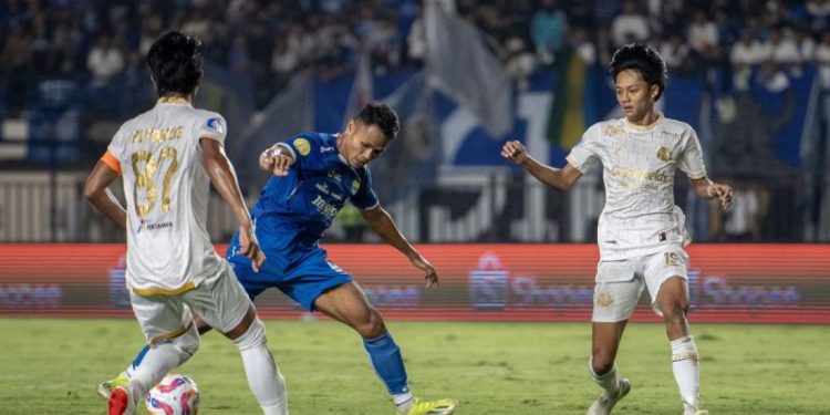 Kemenangan Manis: Cornell Bersyukur Raih Satu Poin dari Persib