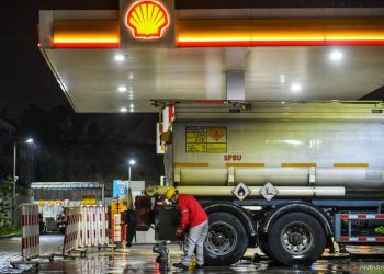 Harga Bensin Berfluktuasi: Analisis Perbandingan Shell, Vivo, dan BP