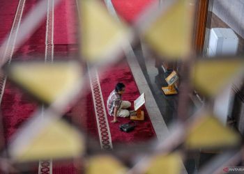 Menguak Rahasia yang Terkandung: Surat Al-Falaq dan Simbolisme Mendalamnya