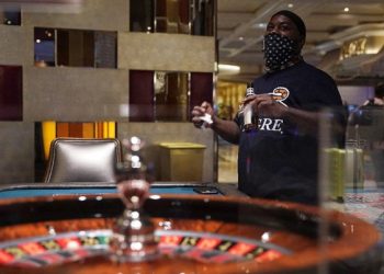 Bali Renungkan Opsi Kasino, Sandiaga Menimbang