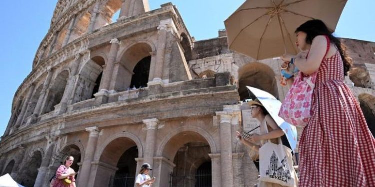 Gelombang Panas Ekstrem Mengoyak Italia: 22 Kota Waspada Bahaya