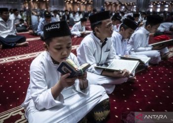 Pesan Penting dari Surat Al-Kafirun: Makna Penting dalam Tiga Bahasa
