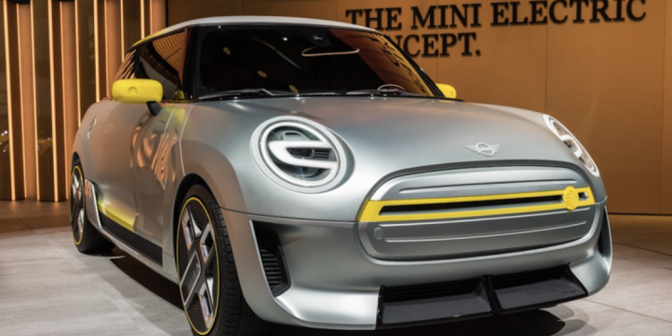 Waspada! Bahaya Kebakaran Mengintai di Hatchback Listrik Ini