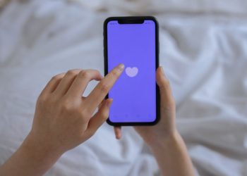 Jebakan Romantis: Waspadai Penipuan Cinta Online