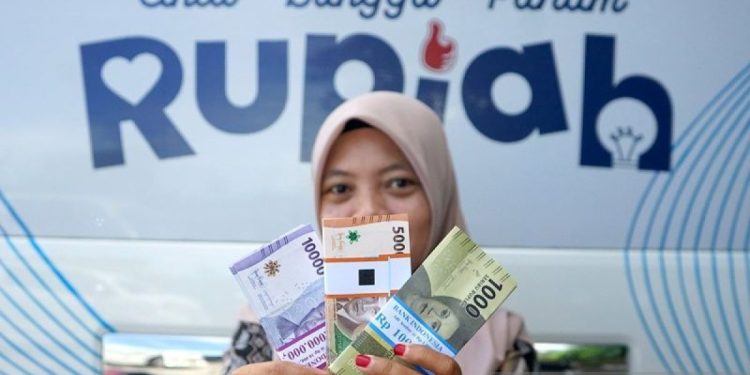 Rupiah Dijagokan Capai Rp16.000: Dampak Besar Menanti di 2025