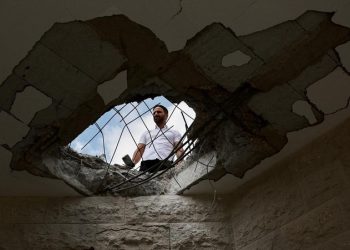 Porak-poranda Israel: Hujan Roket Hizbullah Mengguncang Negara