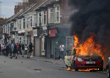 Demonstrasi Memanas: Gelombang Protes Melanda 30 Kota di Inggris