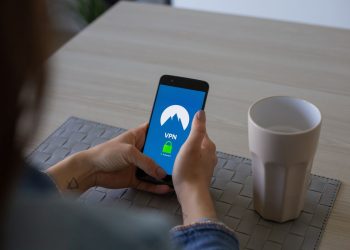 CroxyProxy: Gerbang Keamanan dan Privasi Internet yang Tersembunyi