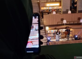 Lirik "Satu Bulan": Eksplorasi Mendalam Makna yang Menggugah