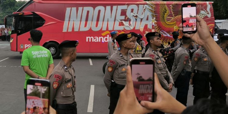 Gairah Suporter Membara Sambut Pahlawan Timnas di Sarang Burung