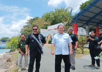 Profil Elly E. Lasut: Dari Desa ke Kursi Gubernur