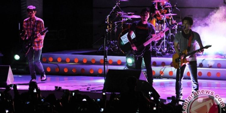 Lirik Menggugah dari "Walau Habis Terang": Harapan dan Ketabahan yang Bergema