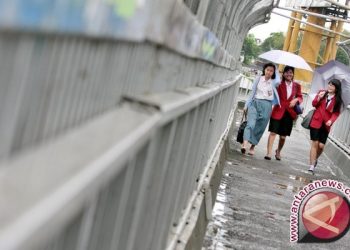 Waspada Cuaca Jakarta Hari Ini: Hujan Ringan-Sedang Bakal Mengguyur Sampai Senin Malam