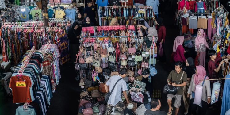 5 Destinasi Belanja Pakaian Terjangkau di Jakarta yang Bikin Dompet Aman