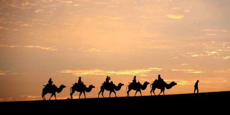 Gelombang Perjalanan Mengguncang Tiongkok: Lonjakan Perdana di Liburan Nasional