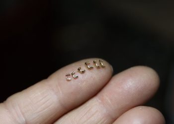 Pewaris Keterampilan Kuno: Mempertahankan Tradisi Reparasi Porselen di Shandong