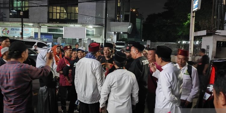 Kericuhan Mengguncang Silaturahmi Ridwan Kamil dan Bamus Betawi