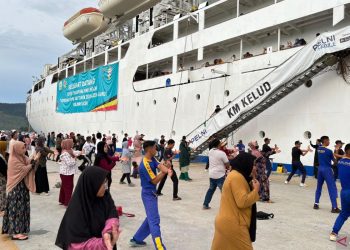 Pesona KM Kelud: Hotel Terapung yang Memikat Ribuan Pengunjung PON