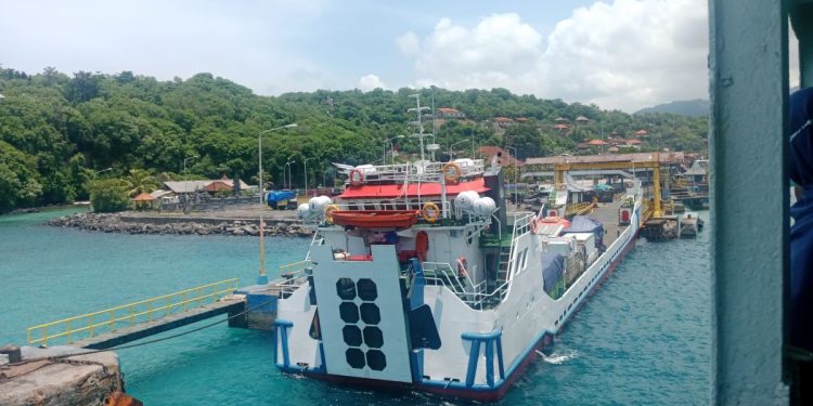 Kapal Dongkrak Ekspor Nontambang NTB, Melesat Naik!