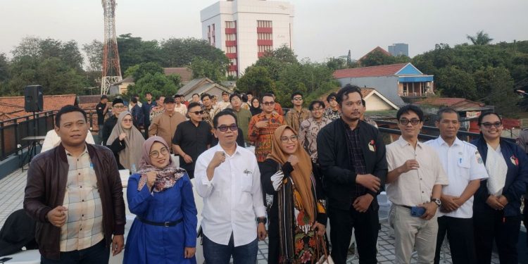 Terobosan Jenius KPU Jakbar: Raih Suara Dari Alam Lain