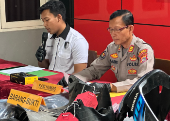 Pihak Kepolisian sedang melakukan Press Release kasus pencurian motor