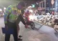 Polisi sedang berada di lokasi kejadian kecelakaan