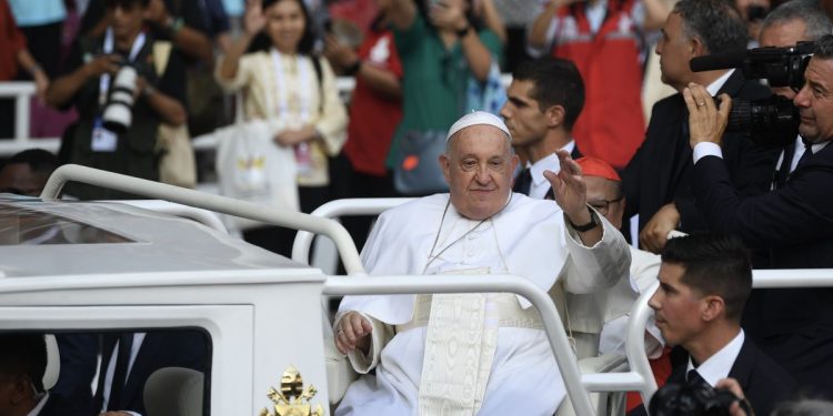 Ibu Kota yang Menawan: Kunjungan Sri Paus dan Tragedi Plumpang