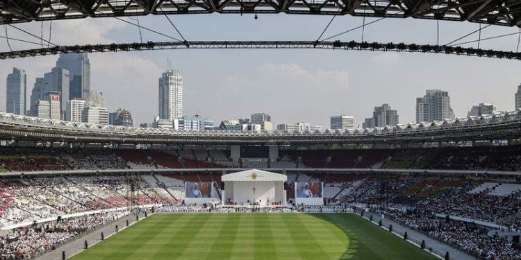Lautan Iman, Misa Akbar GBK Semegah Konser Raksasa