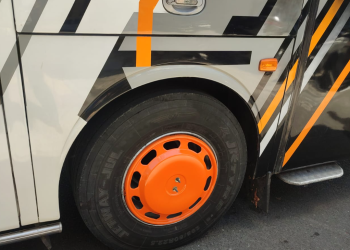 kecelakaan lalu lintas Kendaraan Bus dengan sepeda motor pojok beteng barat