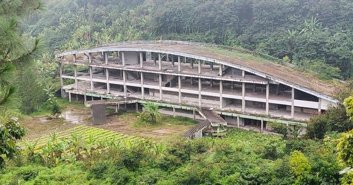 Destinasi Viral yang Kini Sepi dan Menyeramkan