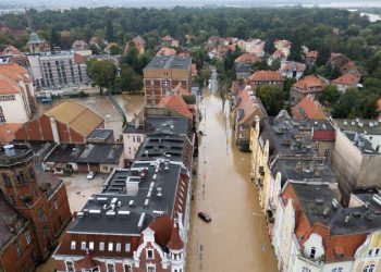 Eropa Tenggelam: Pemandangan Surealis Bangunan yang Terkubur