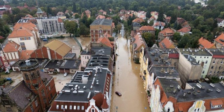 Eropa Tenggelam: Pemandangan Surealis Bangunan yang Terkubur