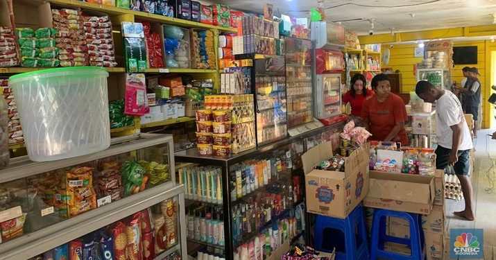 Omzet Merosot, Pedagang Kelontong Menjerit: Dampak Aturan Jokowi