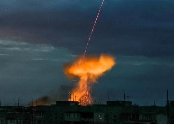 * Rahasia Tersembunyi di Balik Kata-Kata yang Anda Ucapkan
* Ketika Pikiran Mengendalikan Fisik: Fenomena Aneh yang Mengubah Hidup
* Jelajahi Labirin Tubuh Manusia: Rahasia Anatomi yang Menakjubkan
* Dari Bintang yang Bersinar hingga Lubang Hitam yang Gelap: Misteri Kosmos yang Terungkap
* Perjalanan ke Kedalaman Pikiran: Memahami Kekuatan Bawah Sadar